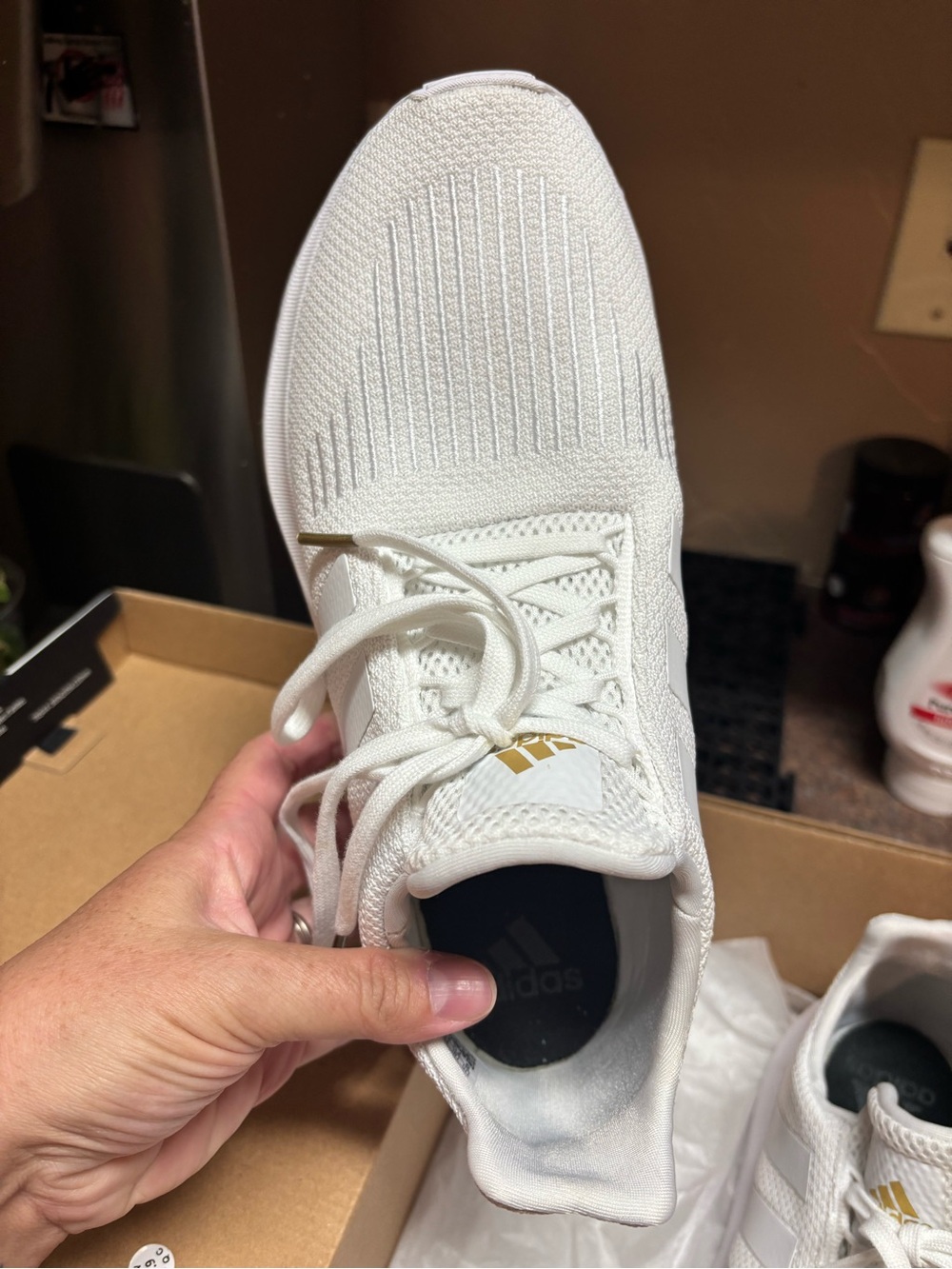 9w adidas swift run 1.0 white shoes